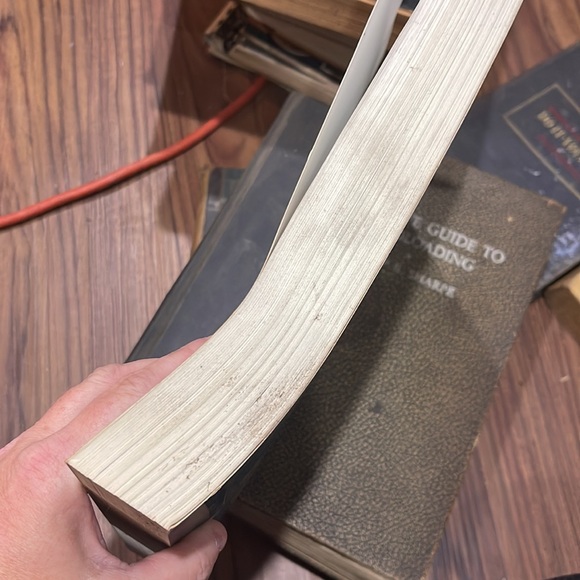 EUC Saturn Chilton’s Repair Manual - Picture 8 of 8